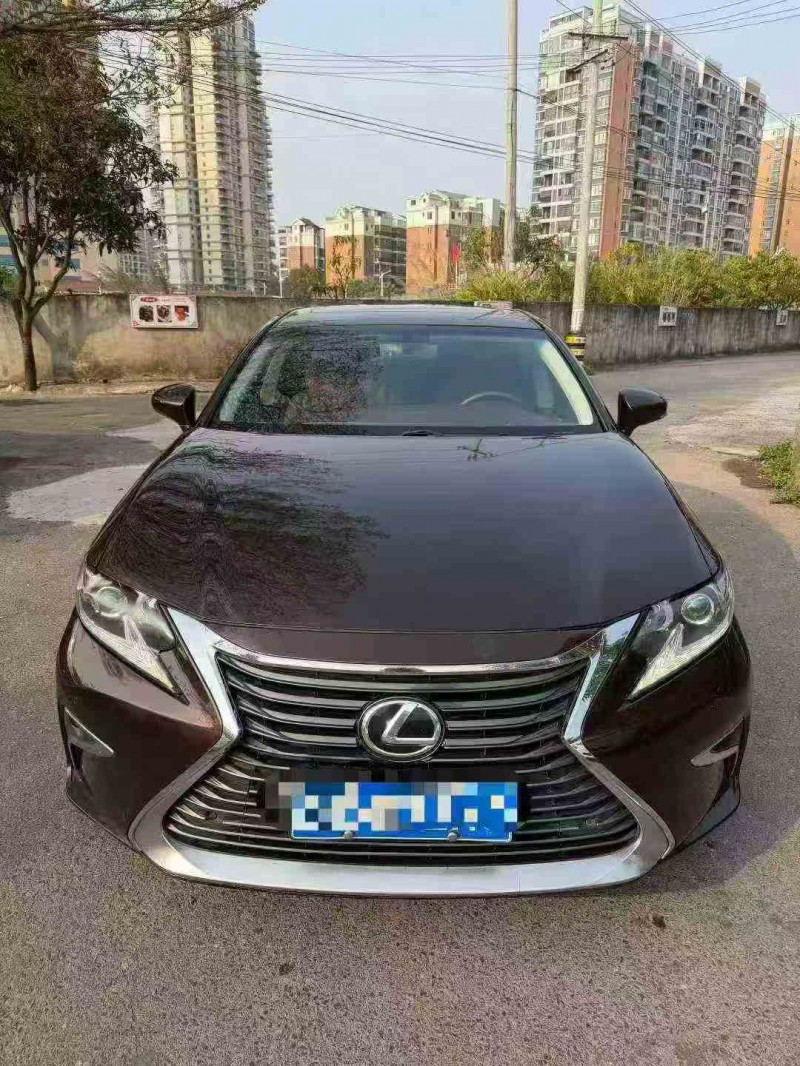 防城港16年雷克萨斯ES1