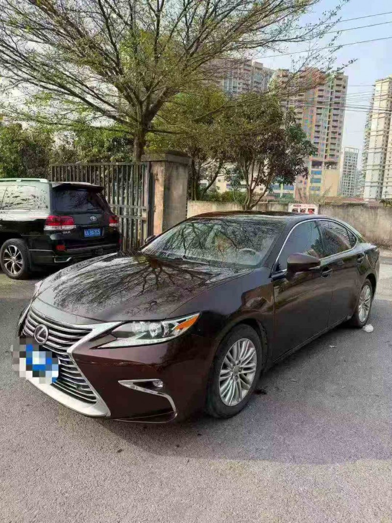 防城港16年雷克萨斯ES2