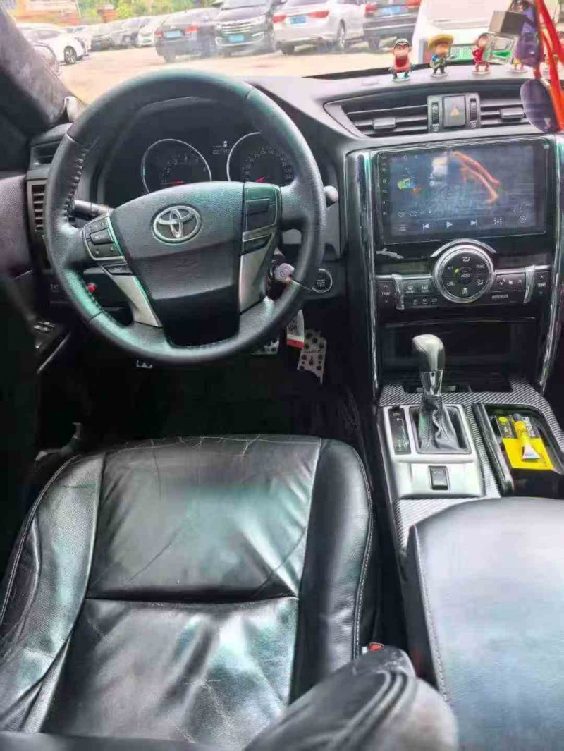 钦州12年丰田锐志3