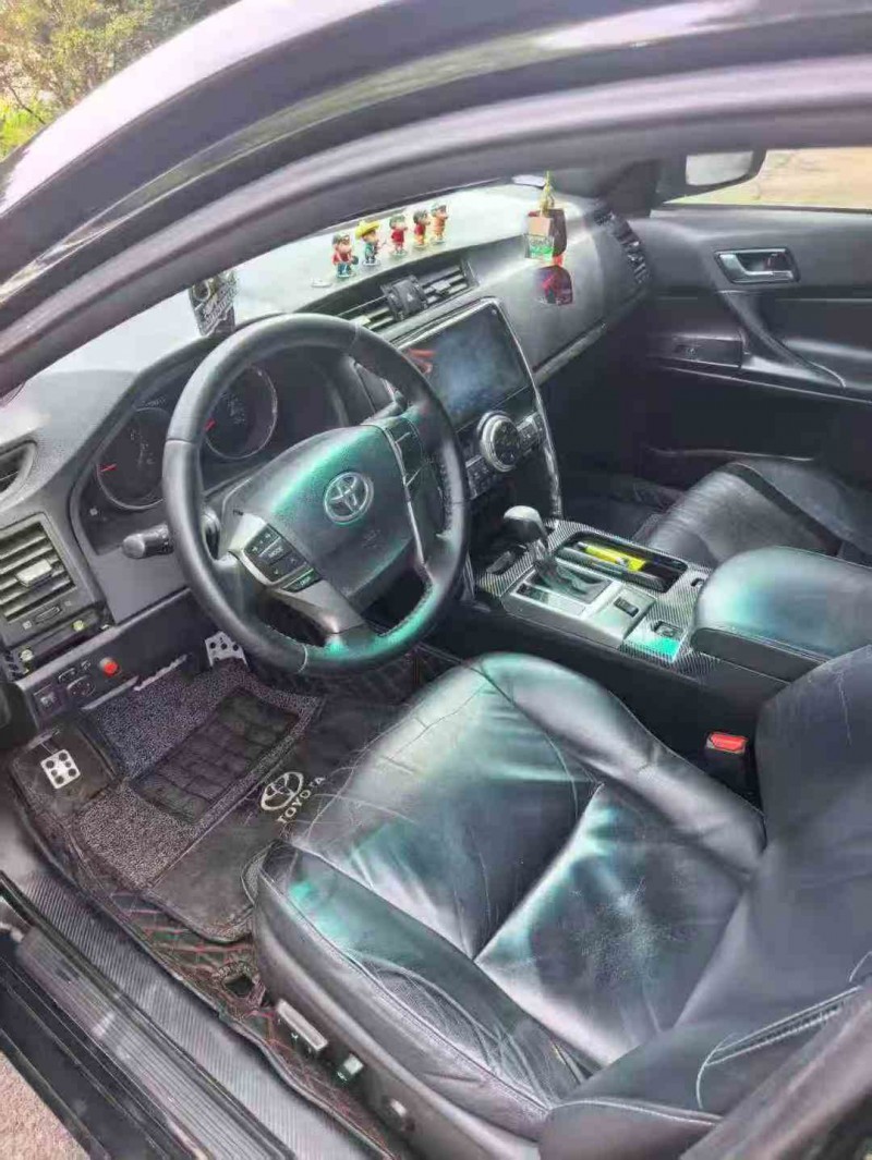 钦州12年丰田锐志5