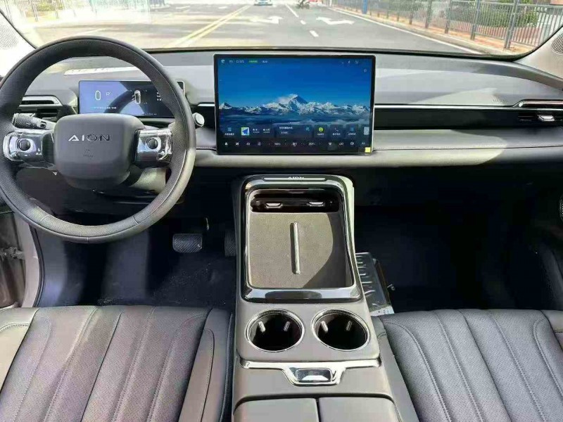 深圳25年传祺埃安V5