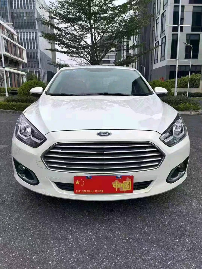 广州17年福特福睿斯1