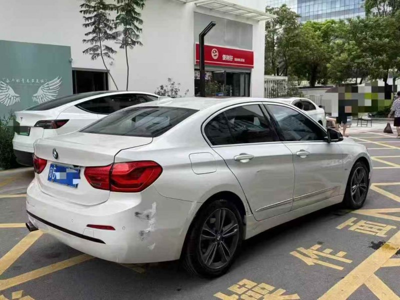 广州18年宝马1系8