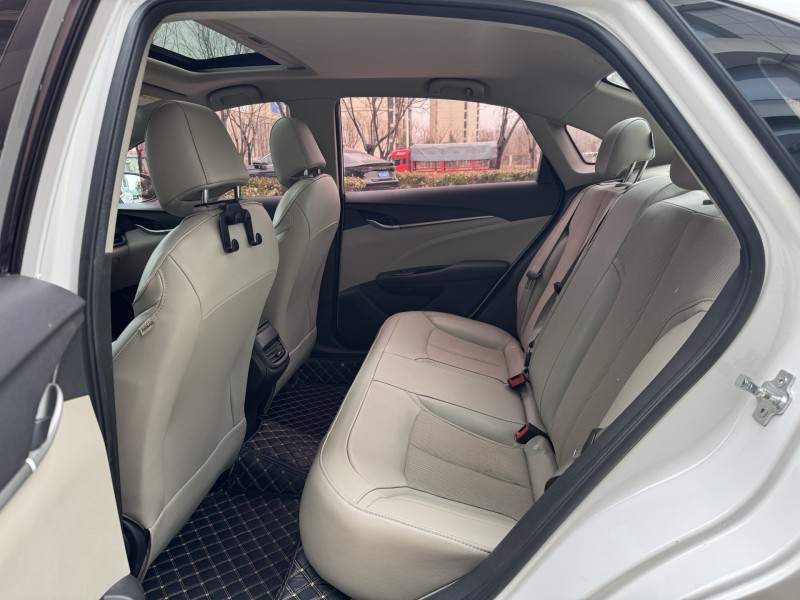 济宁17年别克英朗5