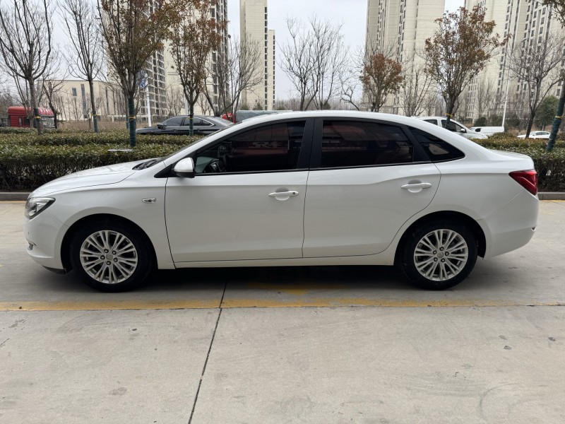 济宁17年别克英朗7