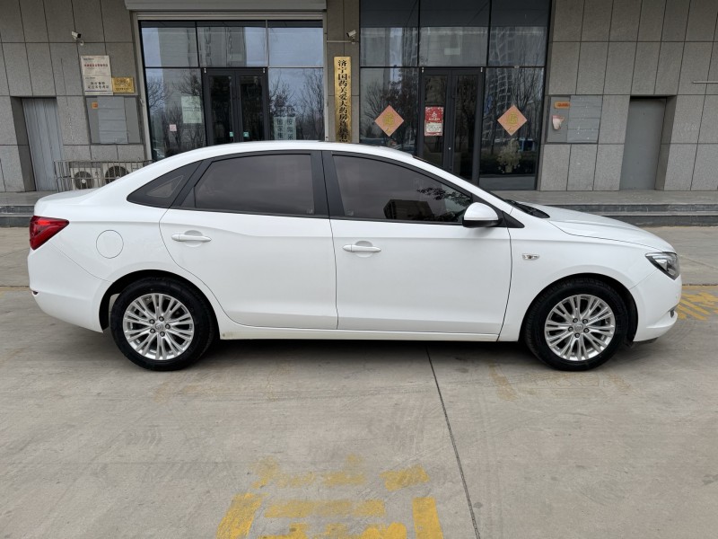 济宁17年别克英朗8