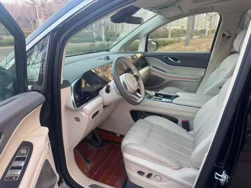 东营24年岚图汽车梦想家5