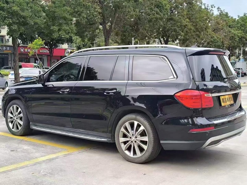 广州13年奔驰GL8