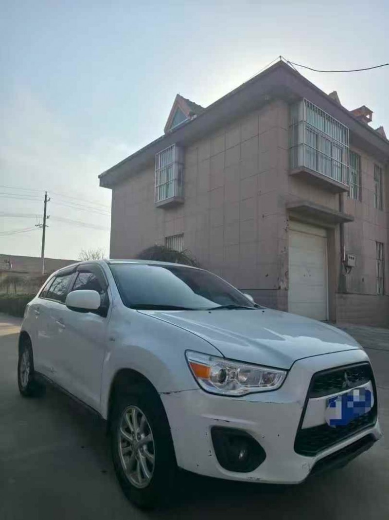 潍坊16年三菱劲炫3