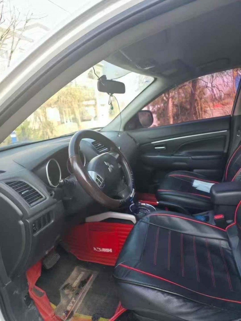 潍坊16年三菱劲炫4