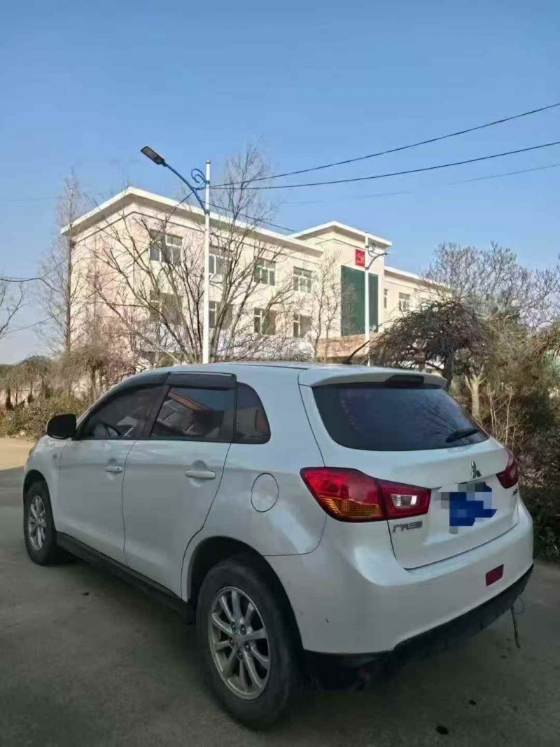 潍坊16年三菱劲炫7