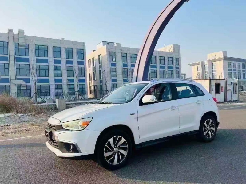 潍坊17年三菱劲炫2