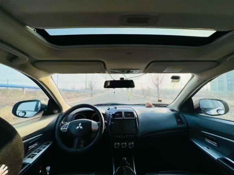 潍坊17年三菱劲炫4