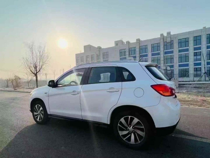 潍坊17年三菱劲炫8