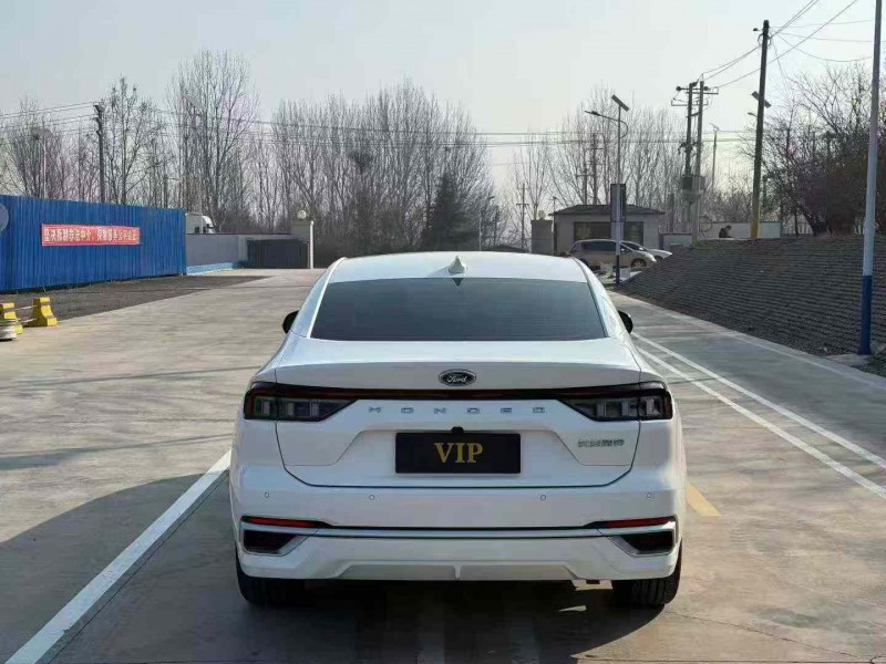 青岛25年福特蒙迪欧9