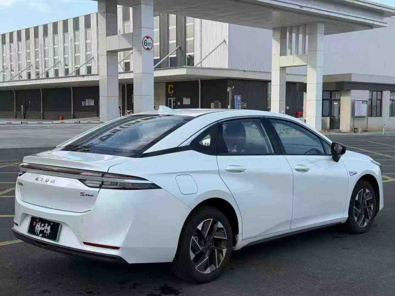 青岛25年传祺埃安S8