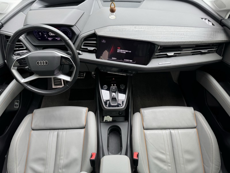 济宁23年奥迪Q54