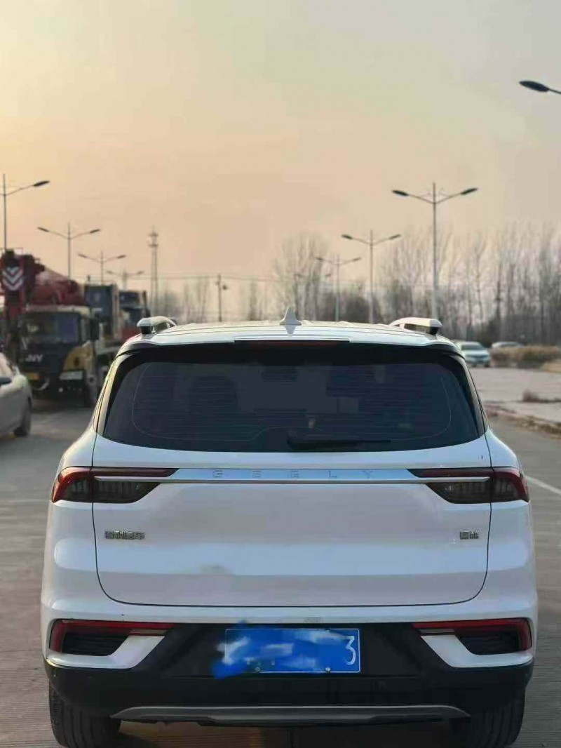 烟台21年吉利豪越7