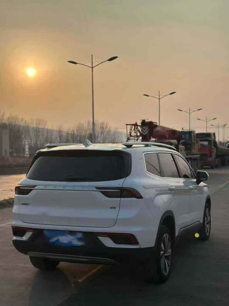 烟台21年吉利豪越8