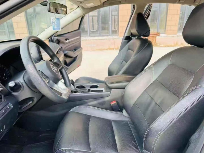 济宁22年日产天籁4