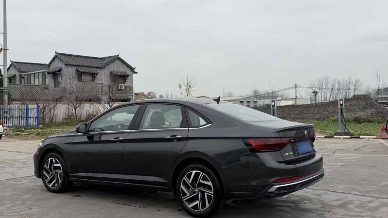 菏泽25年大众速腾8