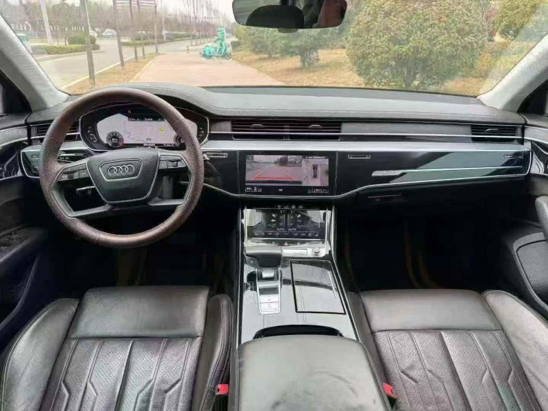 烟台19年奥迪A8L4