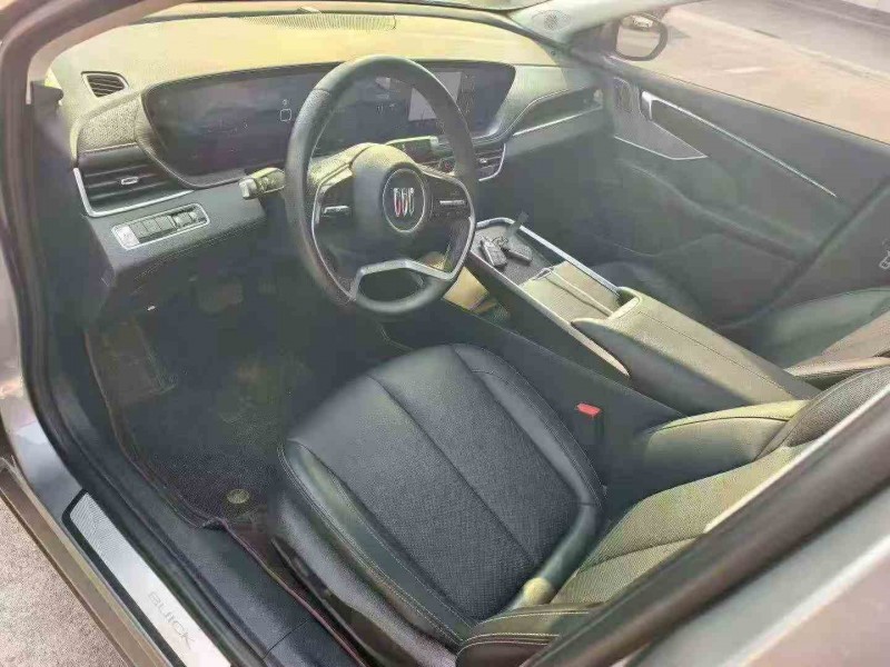 济宁23年别克君越4