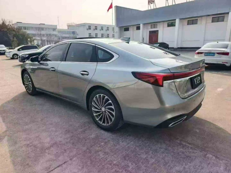 济宁23年别克君越8