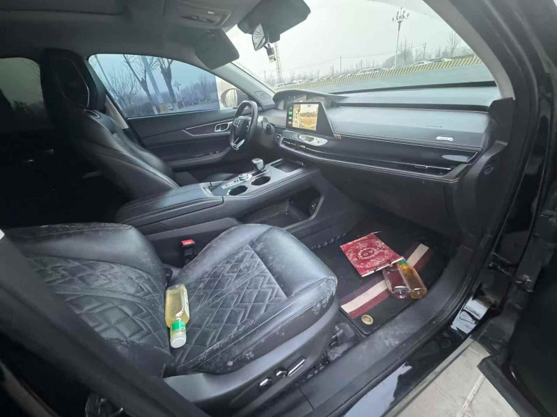 青岛22年长安汽车UNI4