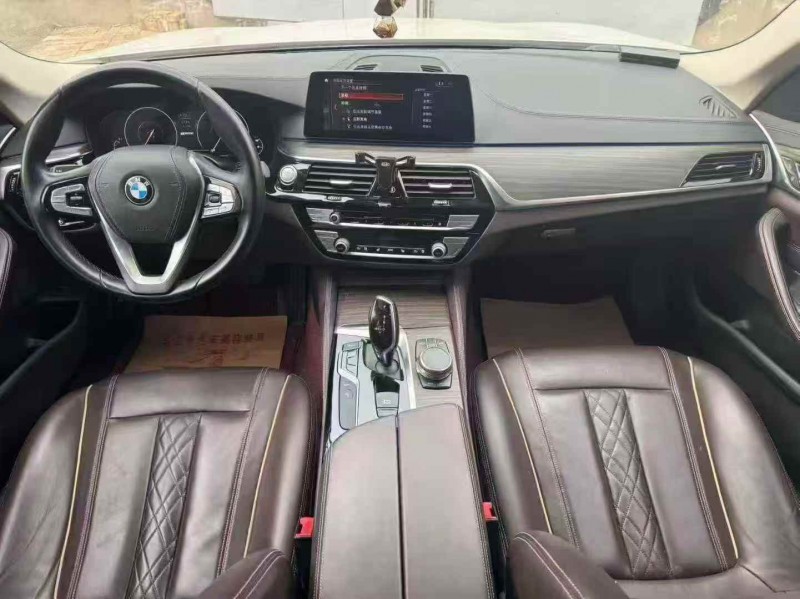 邢台19年宝马5系4