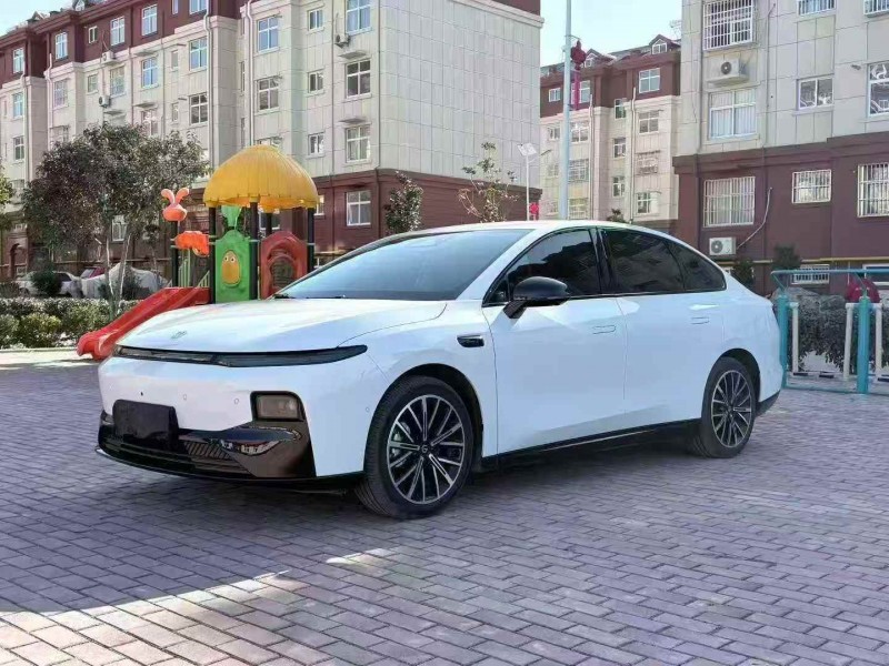 济宁25年零跑汽车B102