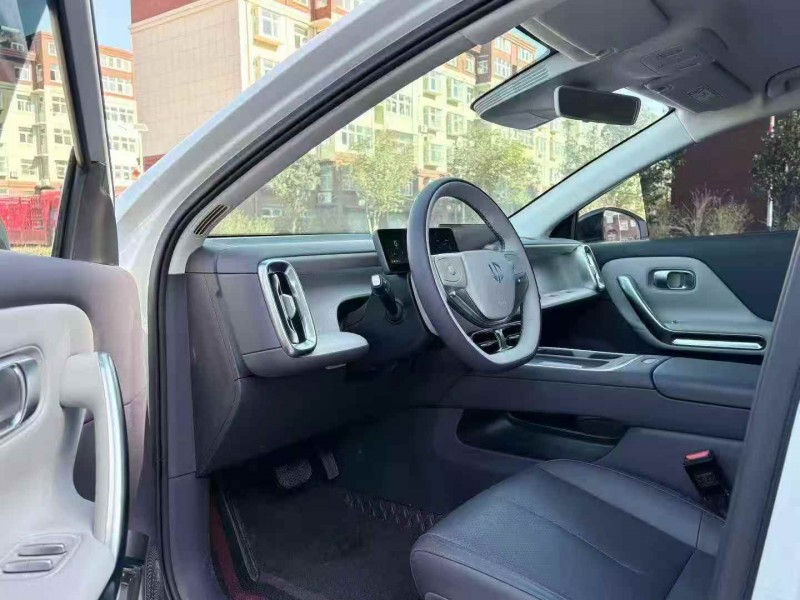 济宁25年零跑汽车B104