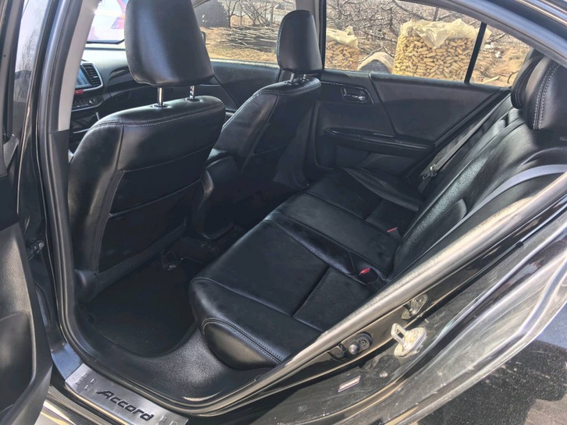 青岛17年本田雅阁6