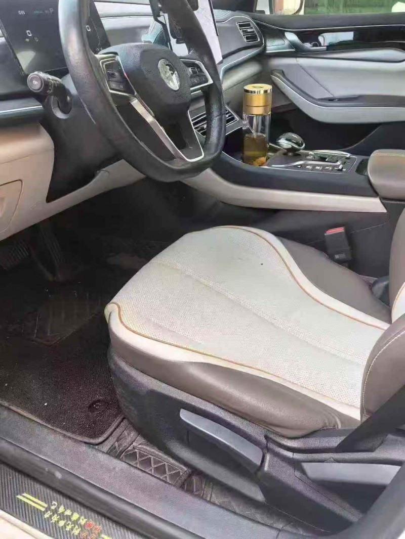 保定23年比亚迪秦5