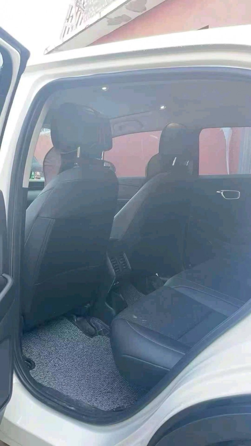 鹤壁22年本田XRV5