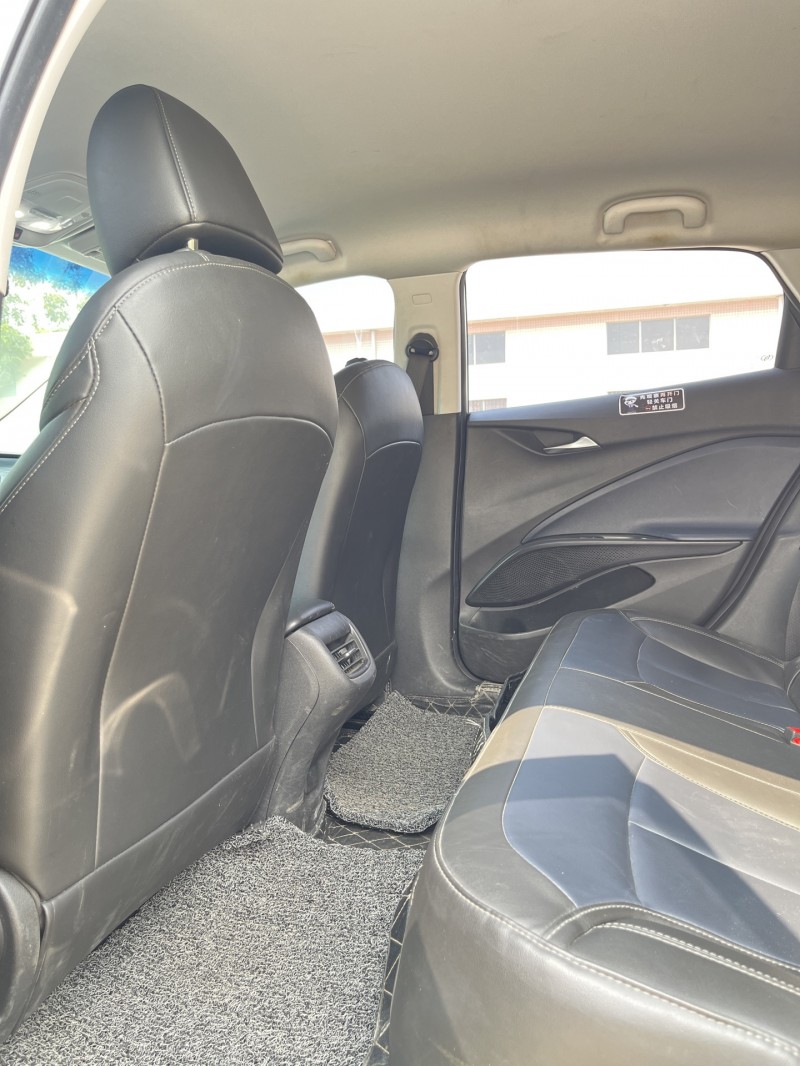 中山24年别克微蓝6