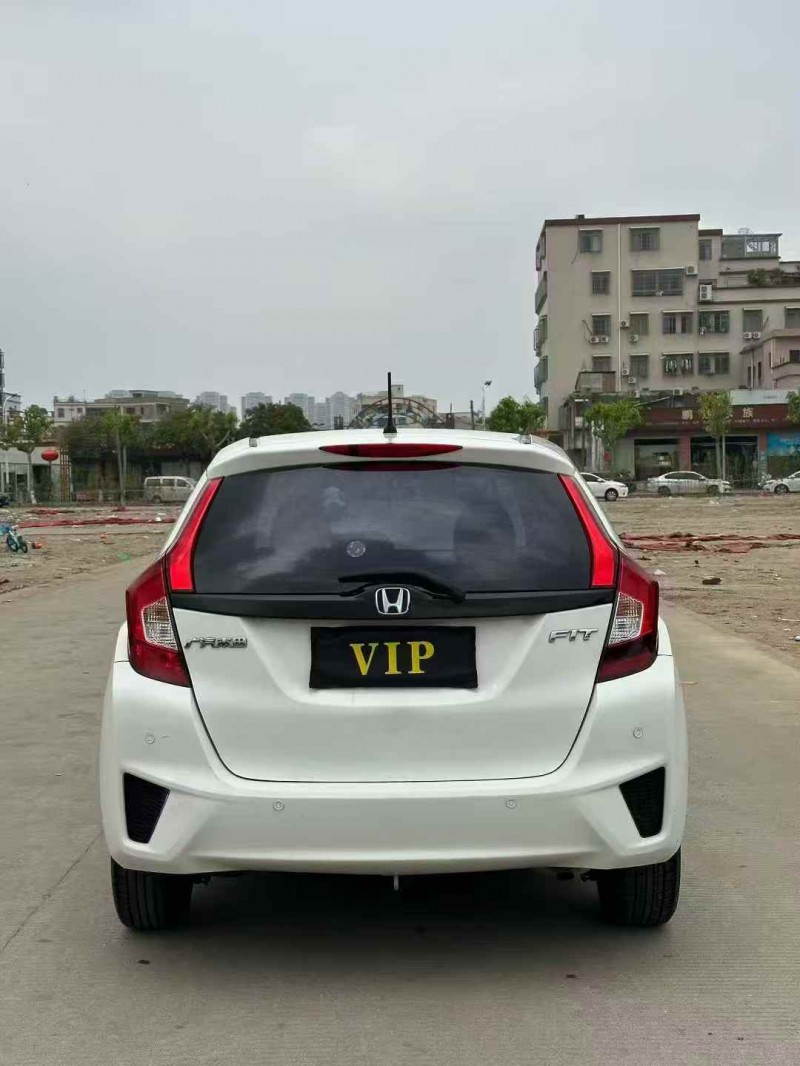 广州17年本田飞度9