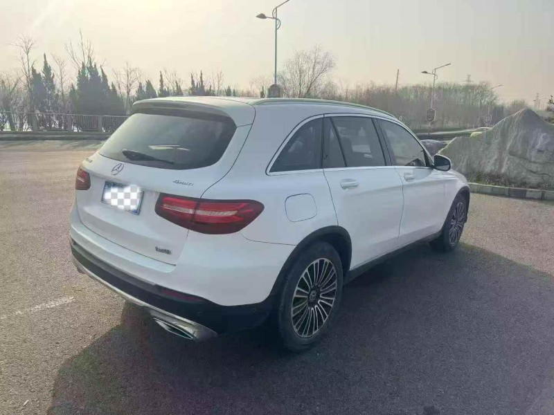 东营19年奔驰GLC7
