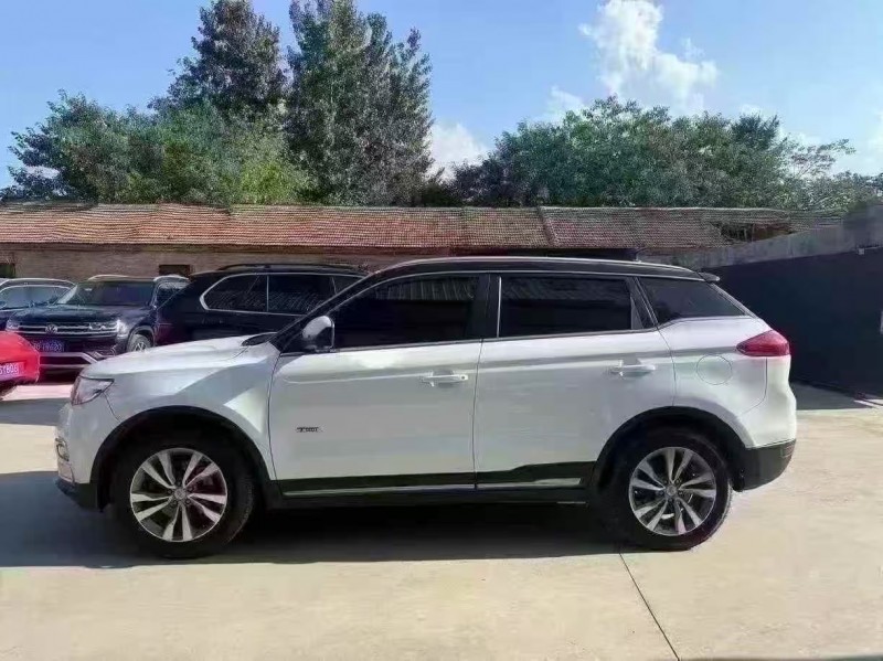 菏泽16年吉利博越7