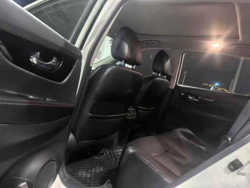 邯郸19年日产奇骏5