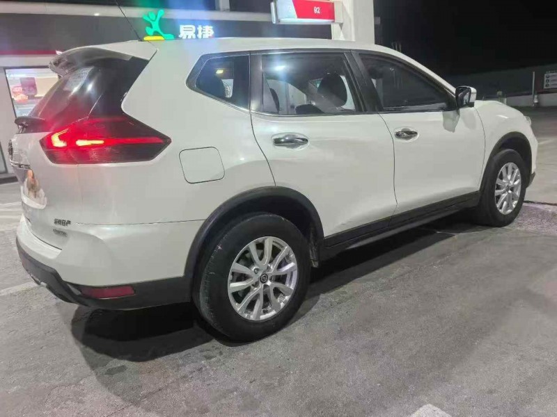 邯郸19年日产奇骏8