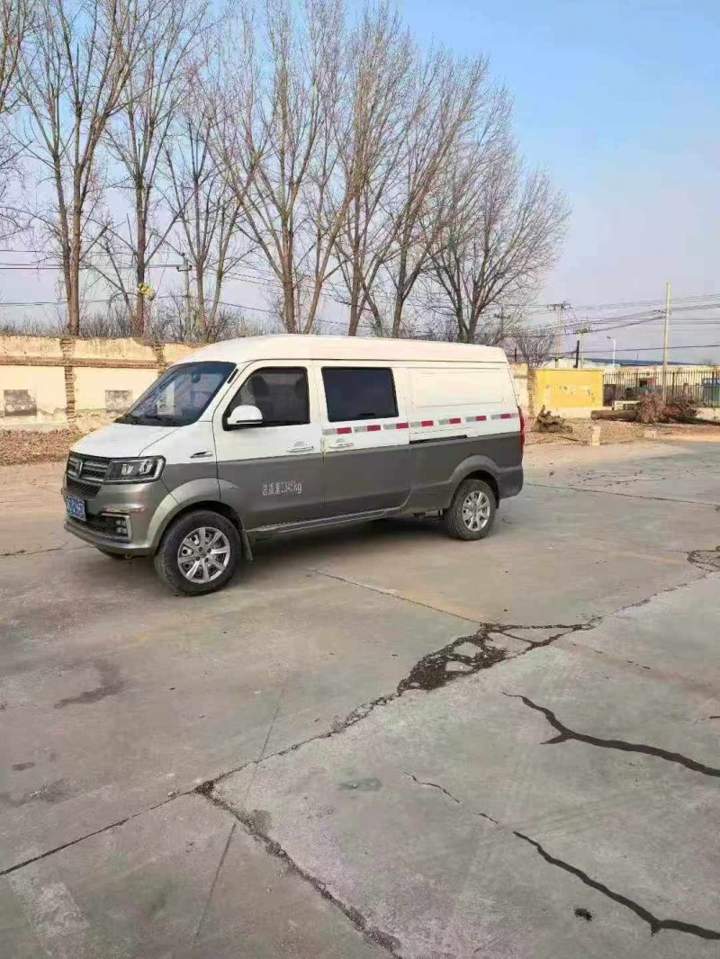 保定24年华晨海狮3