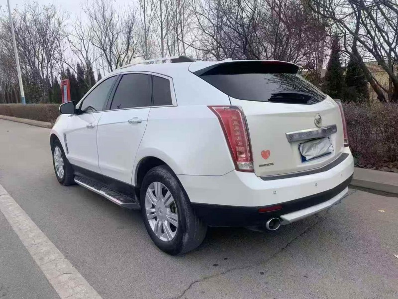 济宁12年凯迪拉克SRX8