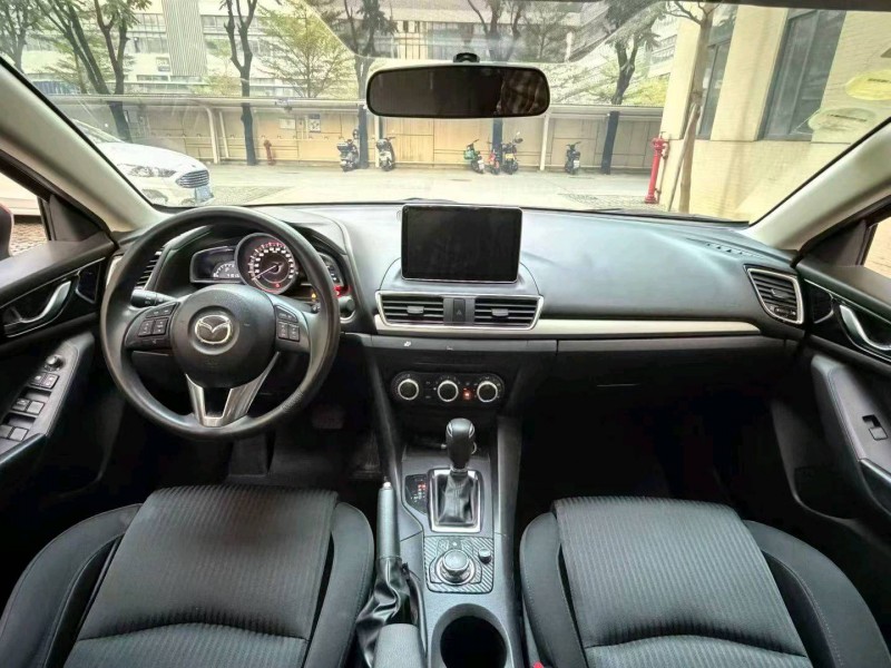 广州16年马自达昂克赛拉8