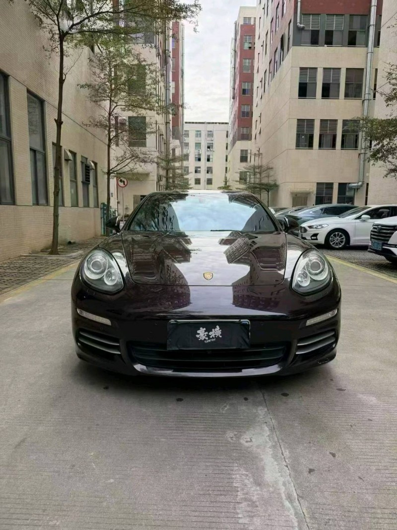 佛山15年保时捷帕拉梅拉1