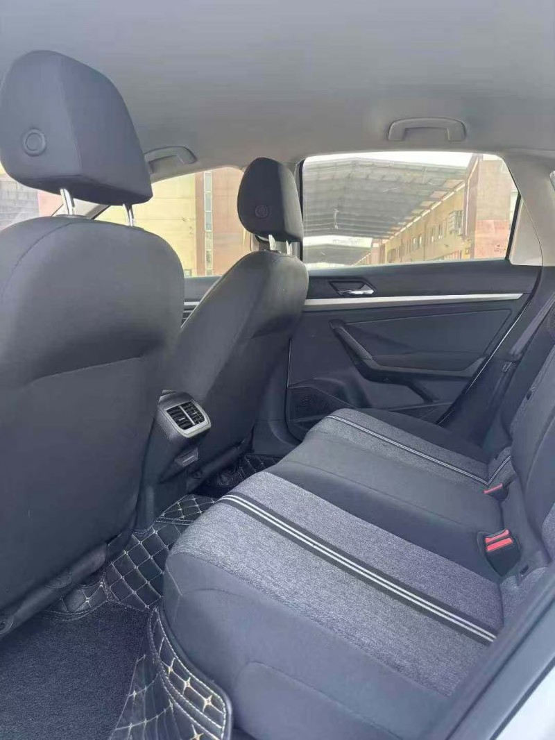 襄阳20年大众朗逸6