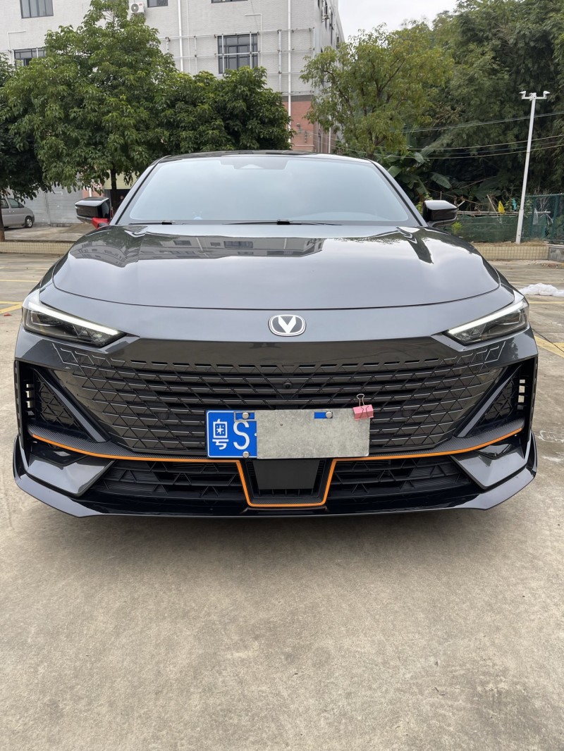 中山25年长安汽车UNI1