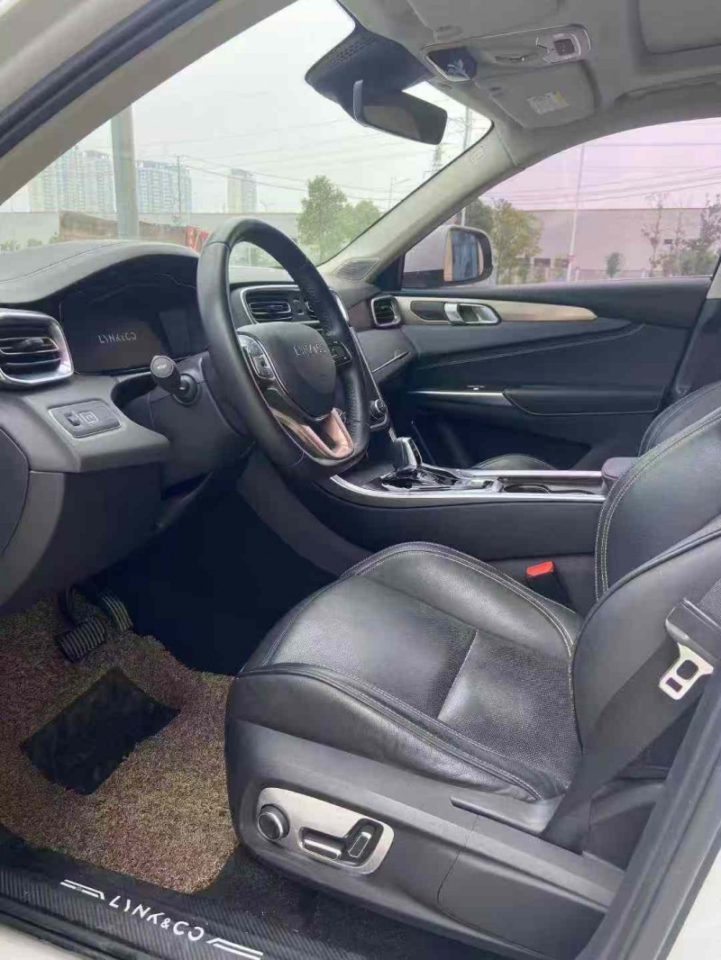 襄阳18年领克016