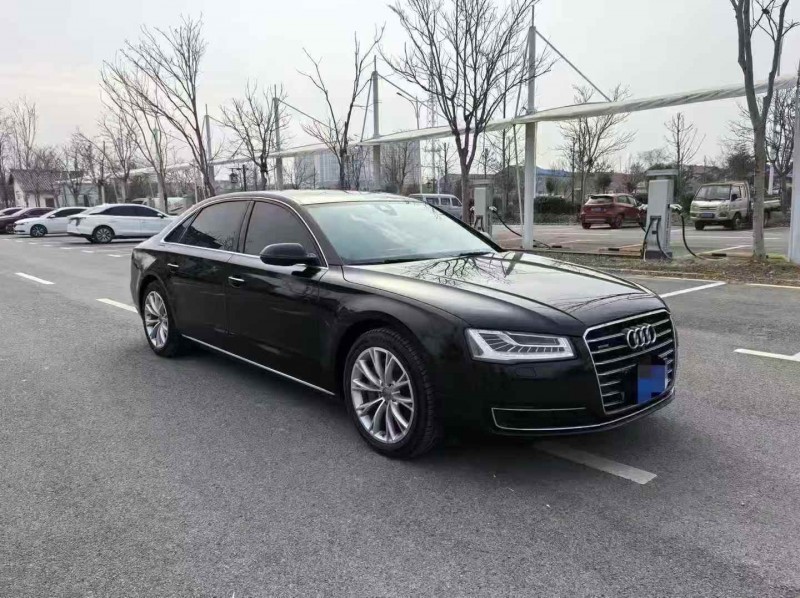 青岛17年奥迪A8L3