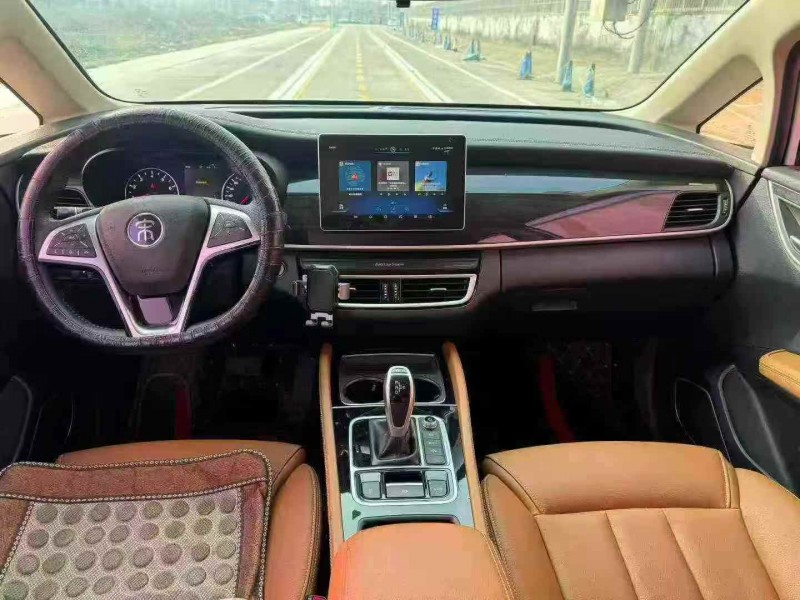 菏泽19年比亚迪宋MAX4